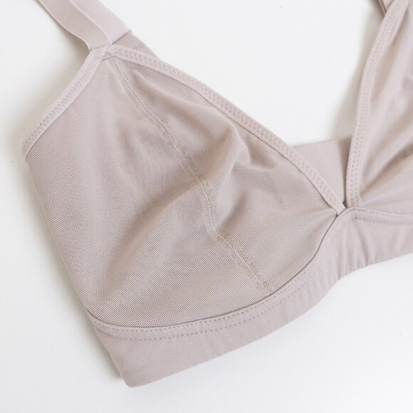✨ Knix Mesh Deep V Bra Oyster Nude S++ - Picture 5 of 13